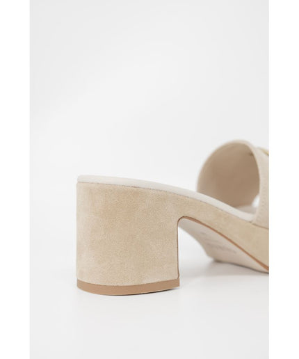 Guess Beige Suede Pump